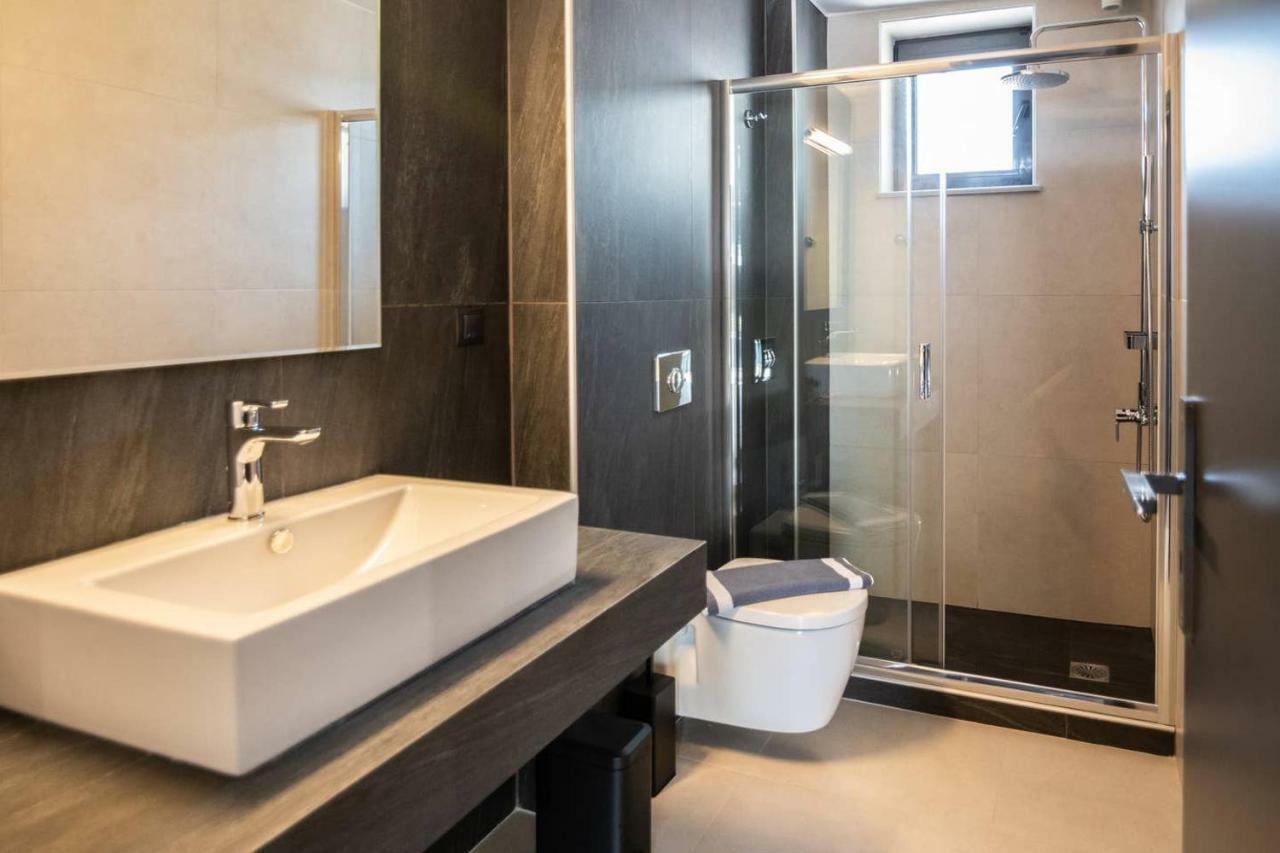 Mos Luxury City Suites - The Loft Chrissi Akti Chania Exterior foto