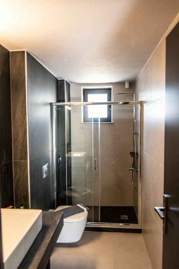 Mos Luxury City Suites - The Loft Chrissi Akti Chania Exterior foto